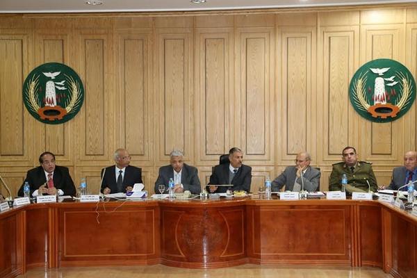خلال اجتماع تفعيل الحد من أعمال الحفر العشوائى منع أعمال الحفر دون موافقة شبكات المرافق بالمنوفية